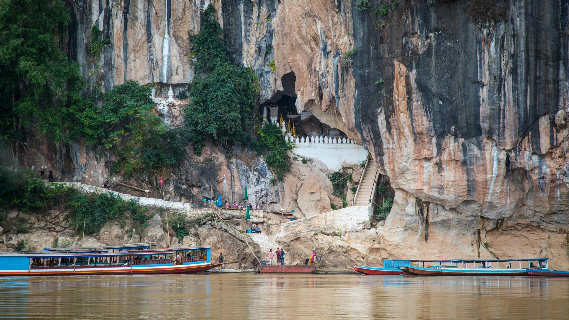 Vang Vieng - Train to Luang Prabang - Pak Ou cave